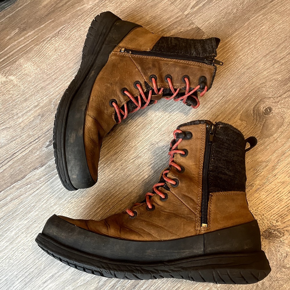 Bogs Freedom Lace Up Insulated Waterproof Leather Boots Brown Womens 10 EU 41